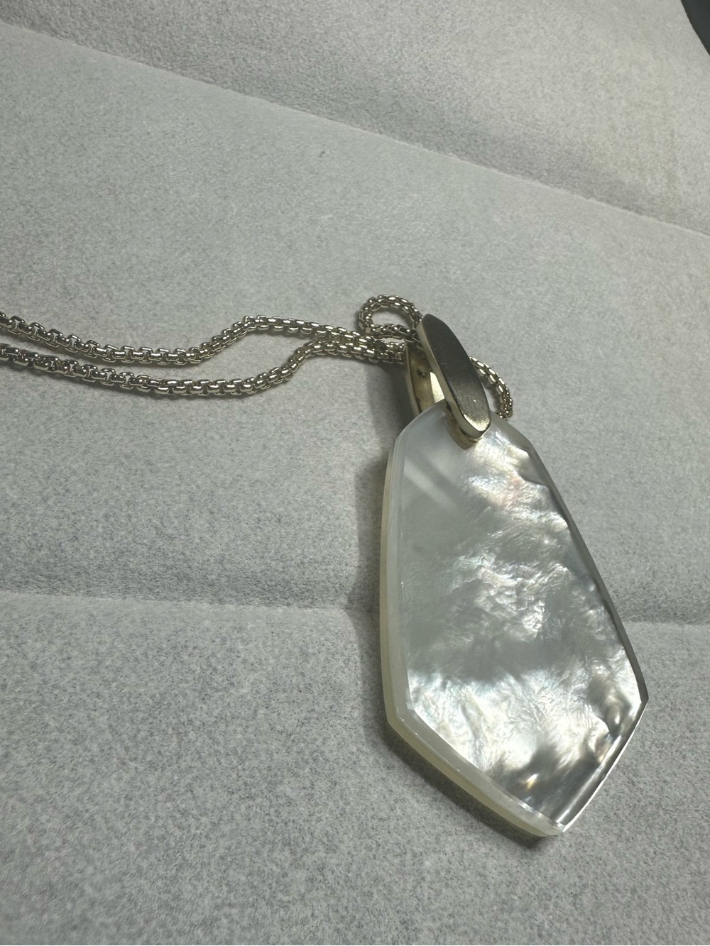 Kendra Scott Mother of Pearl Pendant Necklace | Silver Tone | Adjustable 30”